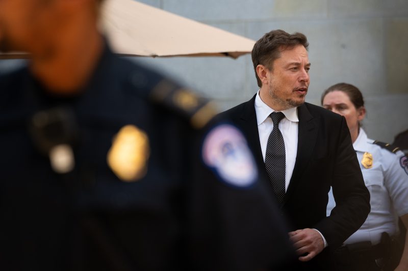  Elon Musk, a ‘bike crash’ and the ever-anxious mob